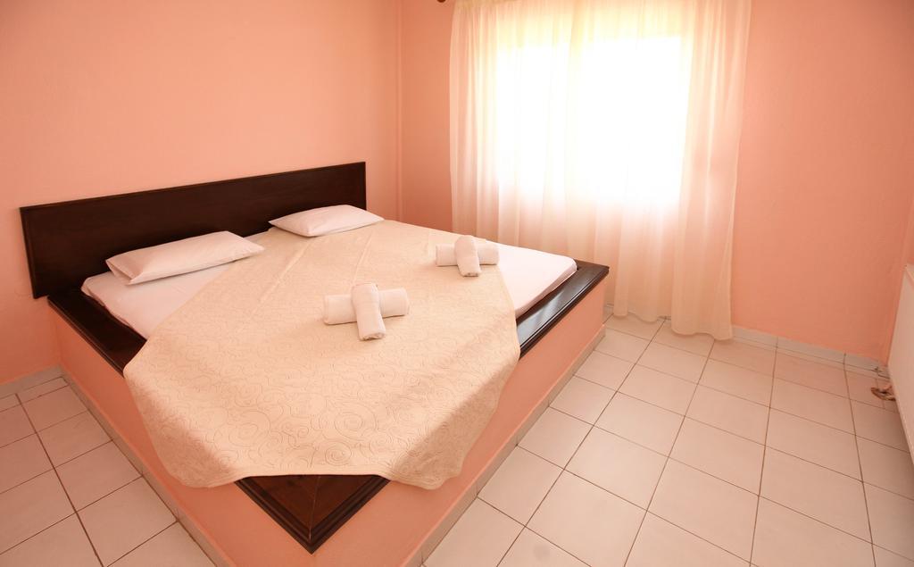 Amarilia Aparthotel Skala Rachoni  Exteriör bild