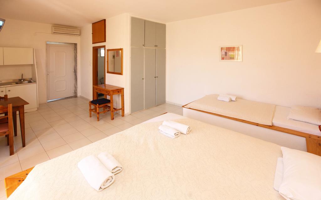 Amarilia Aparthotel Skala Rachoni  Exteriör bild