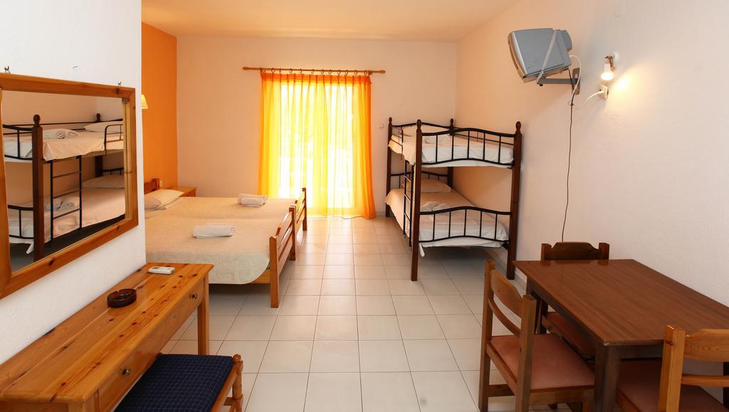Amarilia Aparthotel Skala Rachoni  Exteriör bild