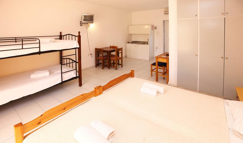 Amarilia Aparthotel Skala Rachoni  Rum bild