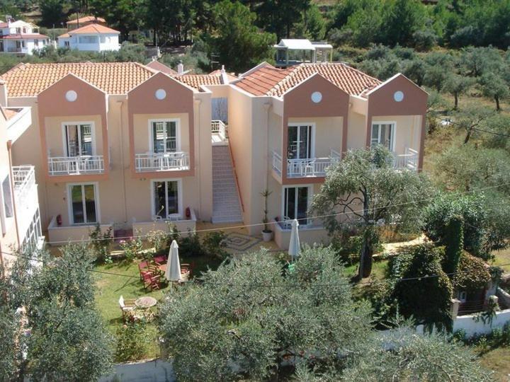 Amarilia Aparthotel Skala Rachoni  Exteriör bild