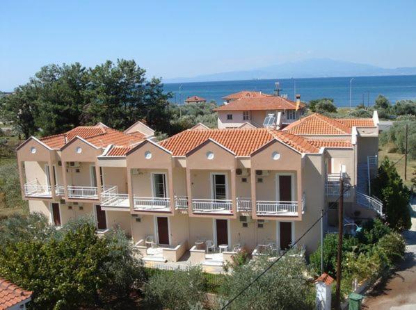 Amarilia Aparthotel Skala Rachoni  Exteriör bild