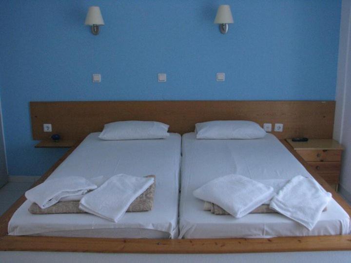 Amarilia Aparthotel Skala Rachoni  Rum bild
